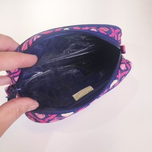 Vera Bradley Medium Zip Cosmetic in Retired Katalina Pink Diamonds pattern - Picture 3 of 5